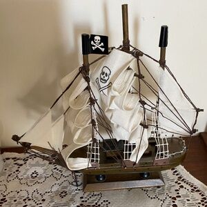 Knick Knack Model Pirate Ship Figurine Decor